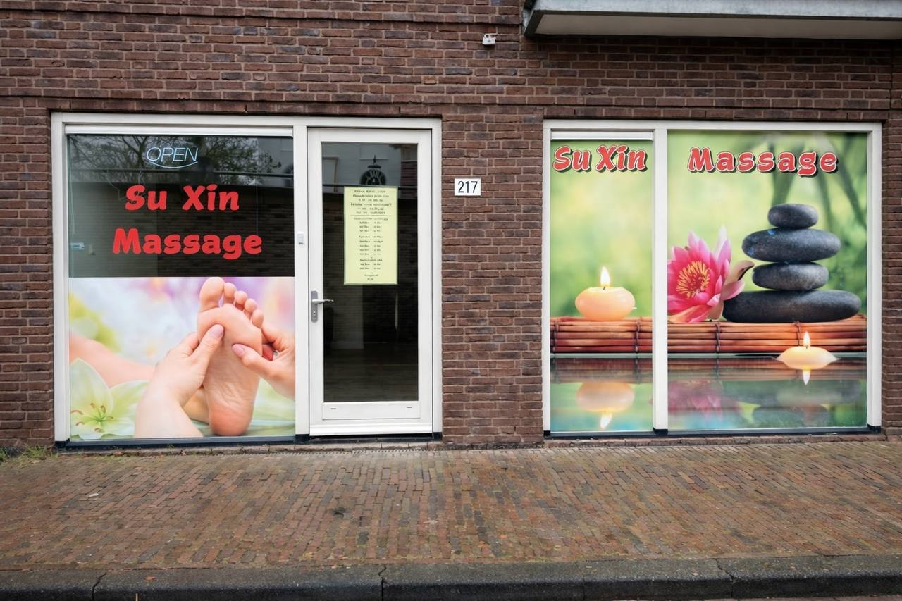 Gevel Su Xin Massage aan de Kerkweg-Oost in Waddinxveen